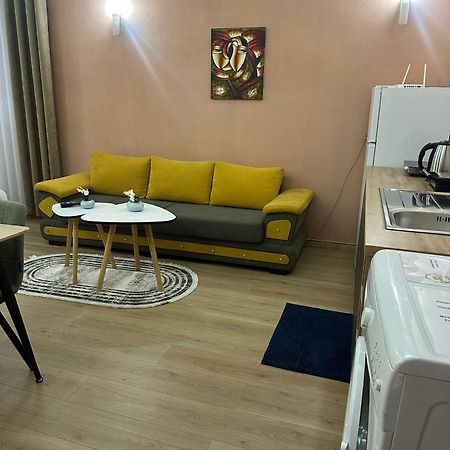 Adora Apartment 地拉那 外观 照片