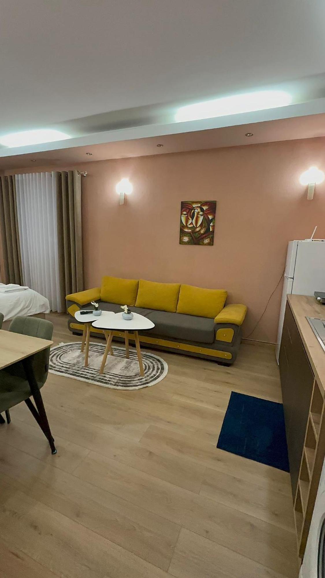 Adora Apartment 地拉那 外观 照片