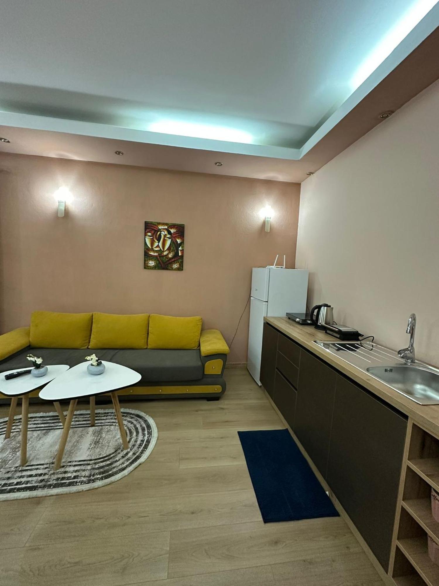 Adora Apartment 地拉那 外观 照片